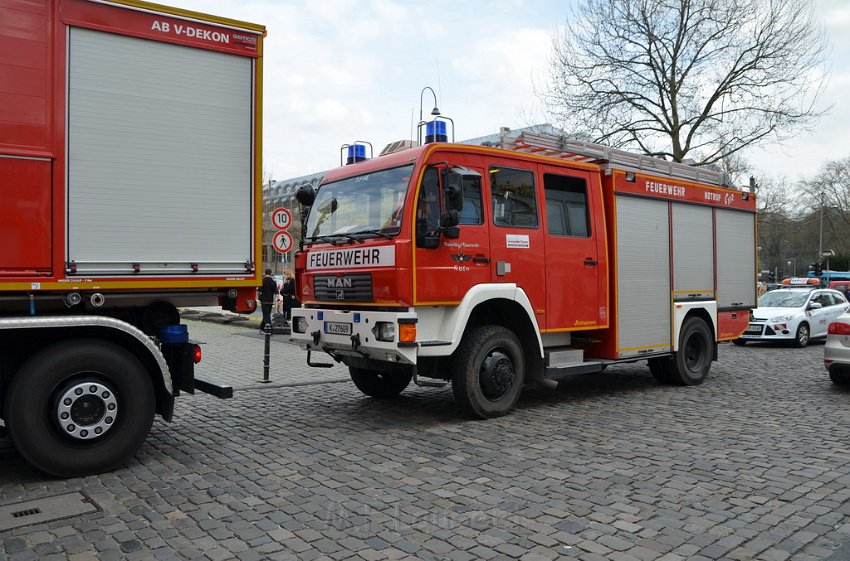 Chlorgasaustritt Koeln Guerzenich Quatermarkt P004.JPG